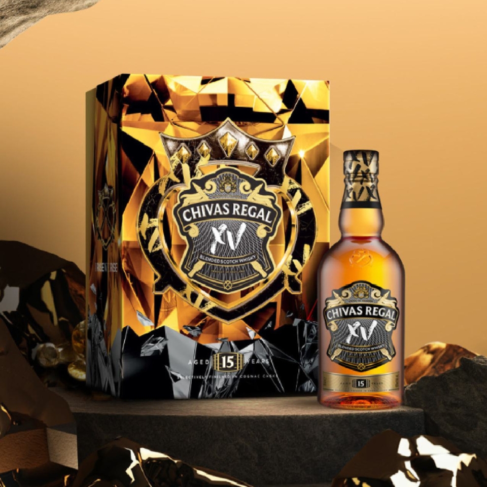 Hộp quà Chivas Regal 15 năm tuổi giá tốt 2025