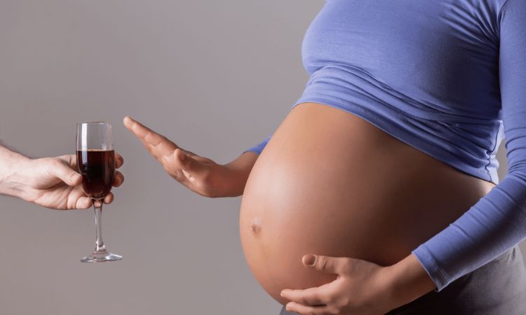 bà bầu không nên uống rượu vang