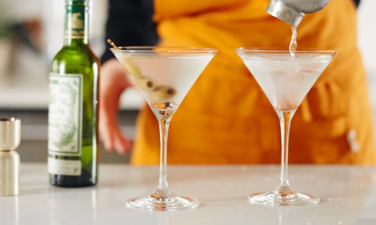 cách pha cocktail martini từ rượu gin