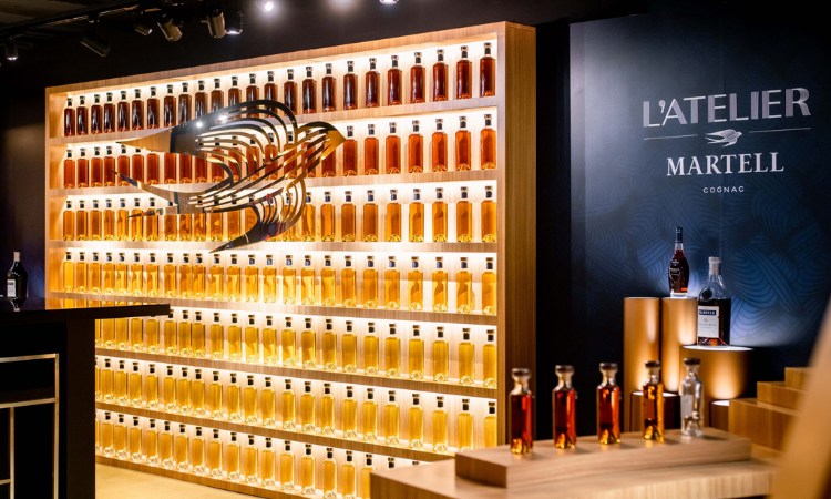 cửa hàng rượu martell