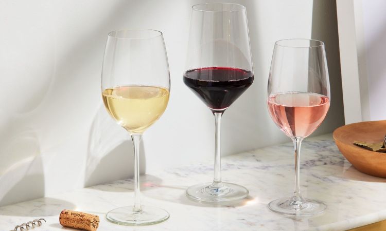 đầu tư ly uống rượu vang