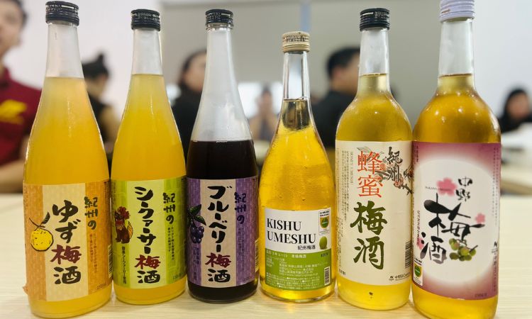 đóng chai rượu mơ