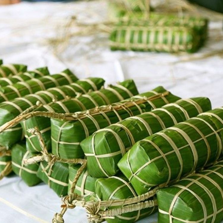 gói bánh tét tết miền tây xưa