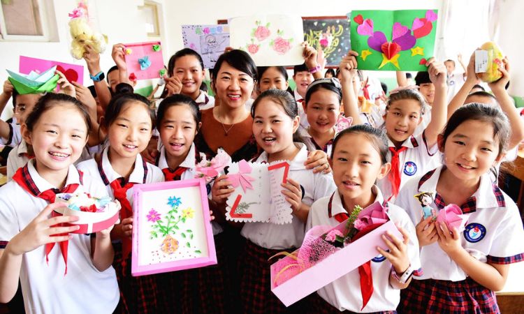 hoạt đông tặng quà ngày 20/11