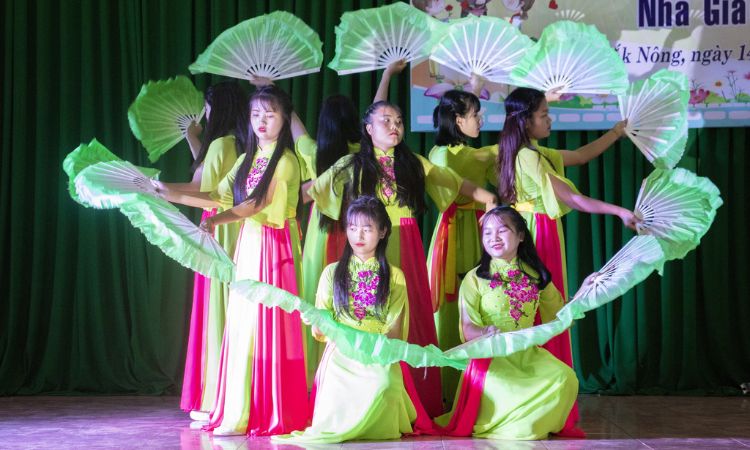 hoạt động văn nghệ ngày 20/11