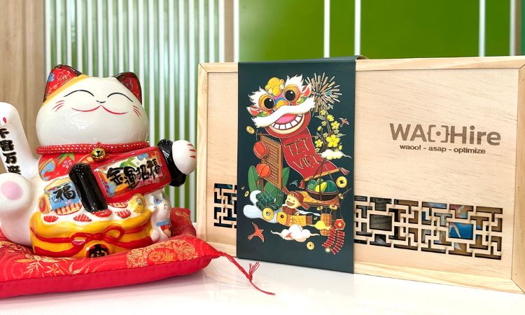 in logo lên hộp quà rượu