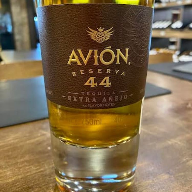 màu sắc rượu avion