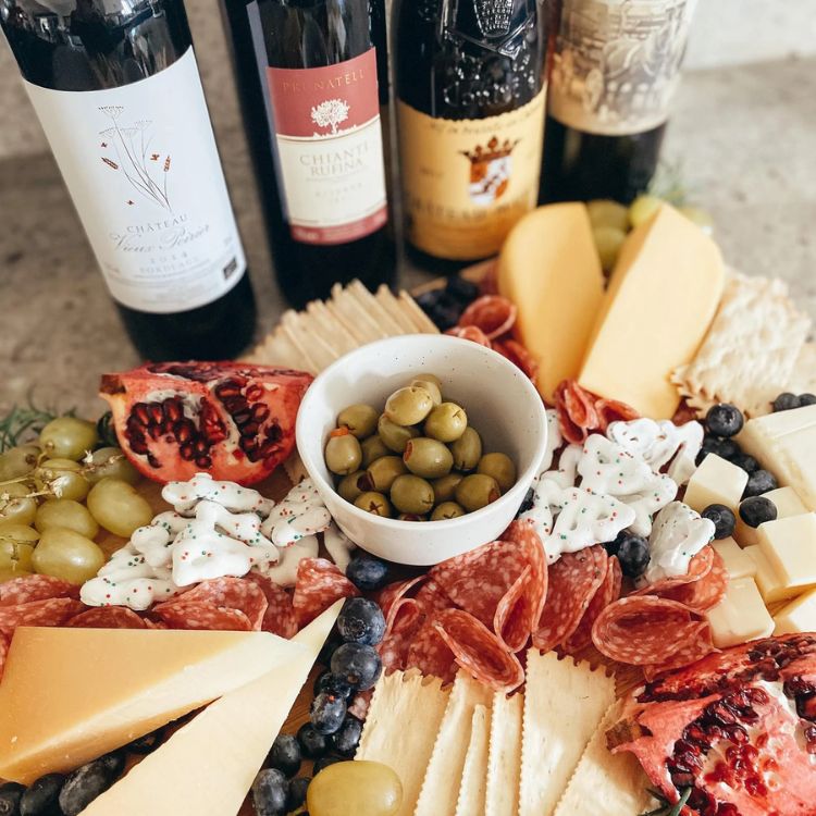 món ăn kèm vang đỏ dễ uống