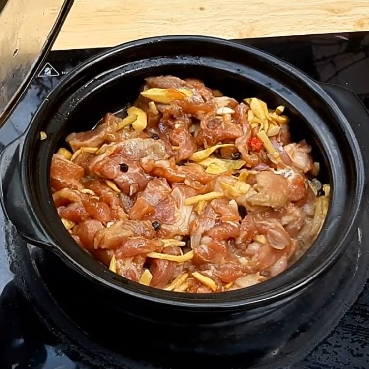 món ăn từ rượu sake heo kho gừng