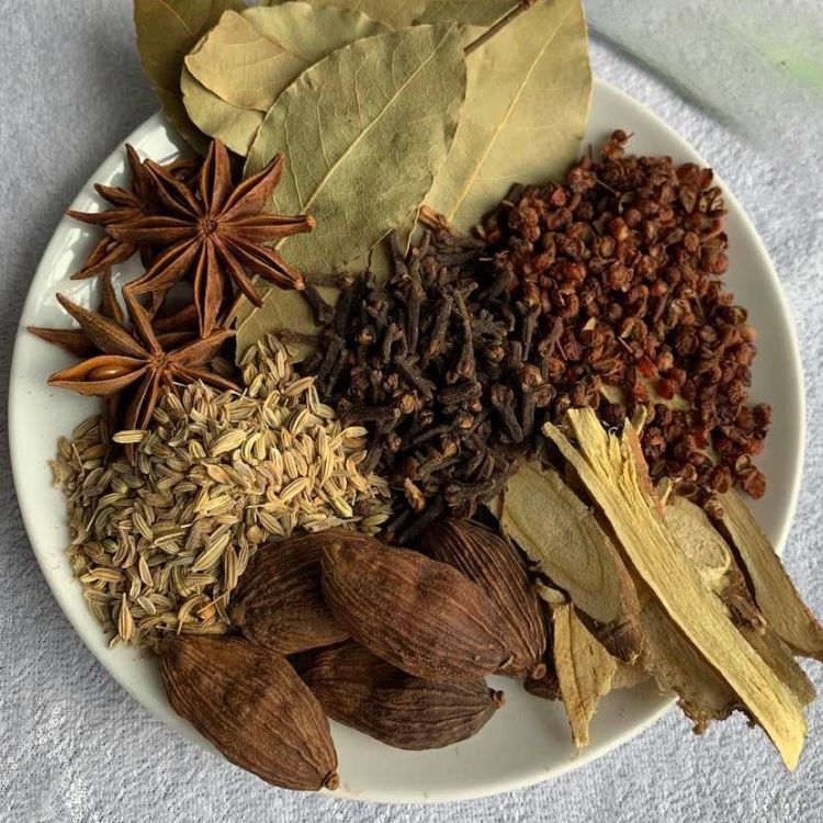 nguyên liệu làm rượu mai chi quế lộ