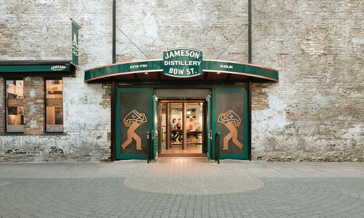 nhà máy chưng cất rượu jameson
