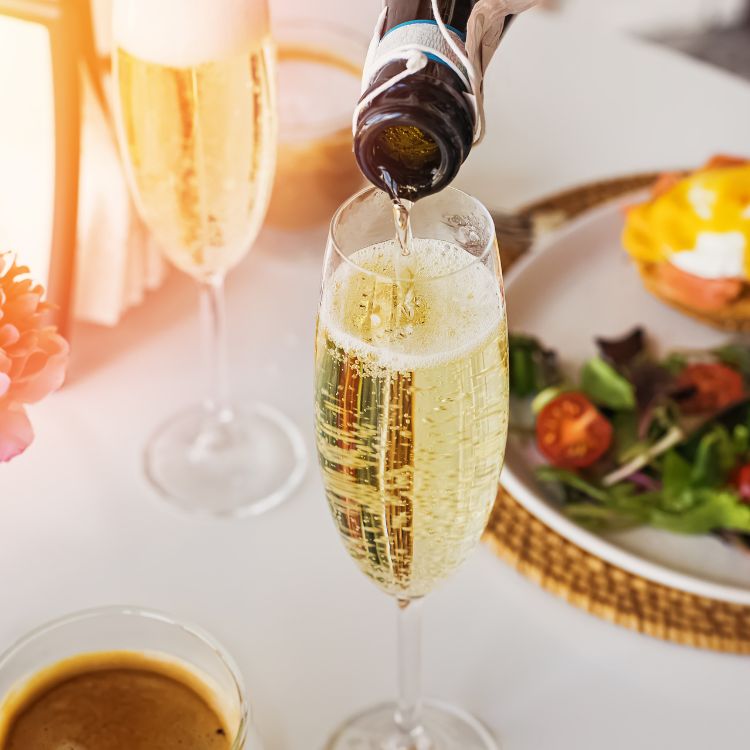 rót rượu champagen