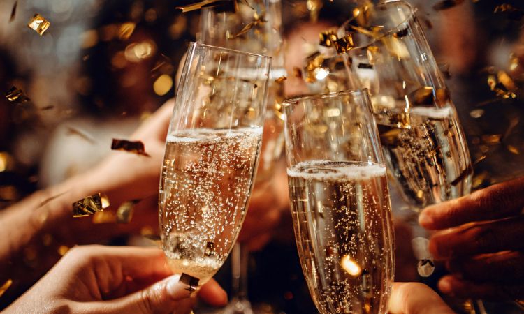rượu champagne uống ngày tết