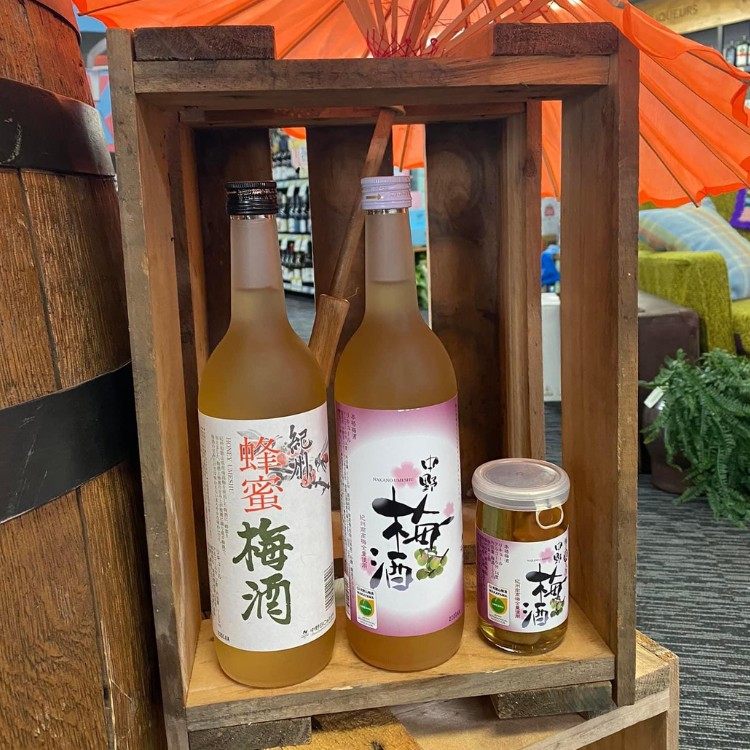 rượu mơ mật ong