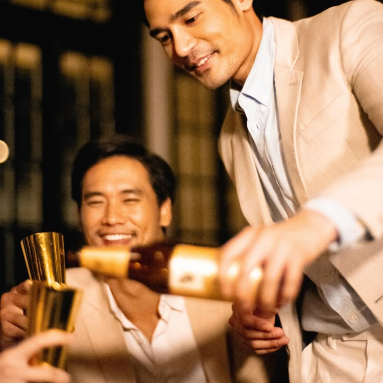 rượu ngoại mở rộng mối quan hệ