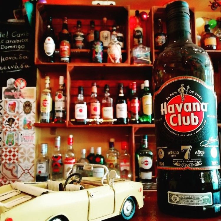 rượu rum havana club 7
