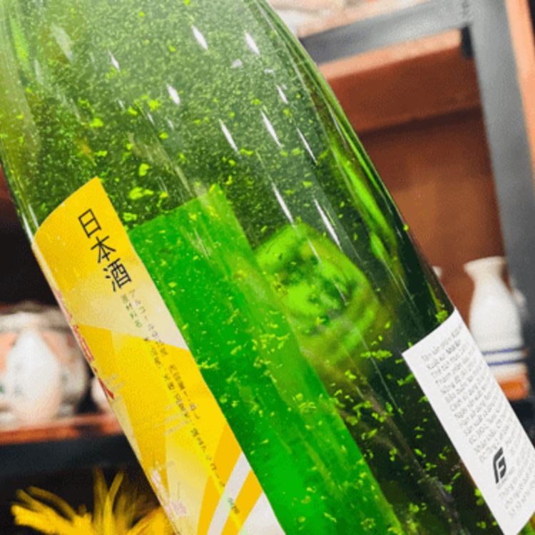 rượu sake vảy vàng