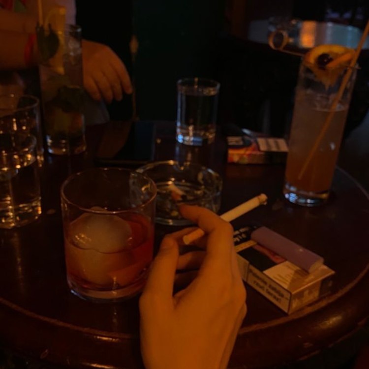 rượu và thuốc lá ảnh cho nam