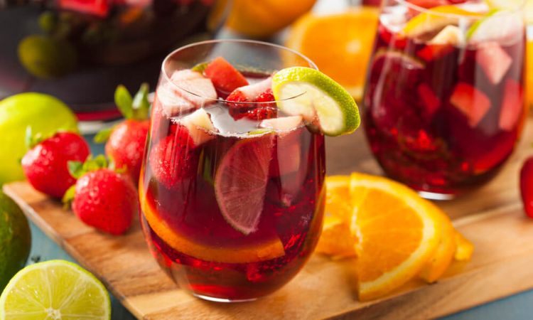 rượu vang pha trái cây