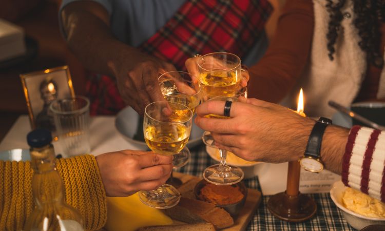 rượu whisky thưởng thức ngày tết