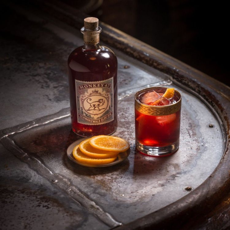 thiết kế chai monkey 47 sloe gin