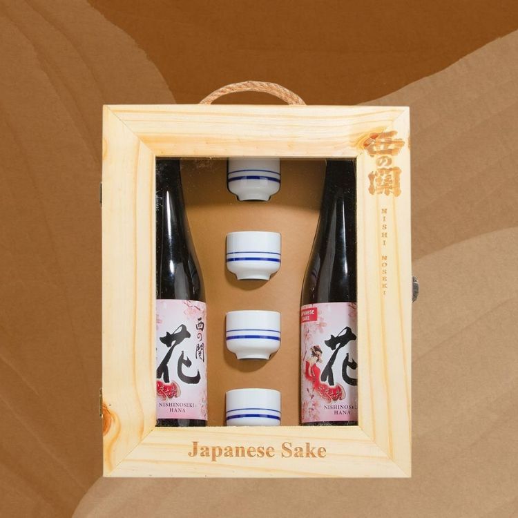 thiết kế hộp quà rượu sake