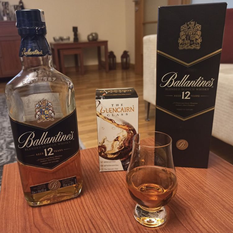 thưởng thức ballantines 12