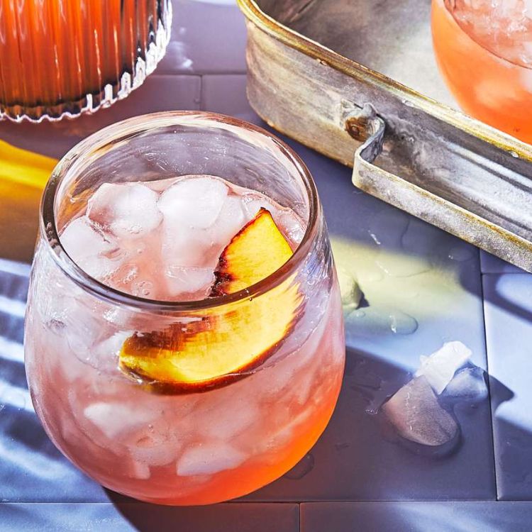 thưởng thức cocktail absolut apeach