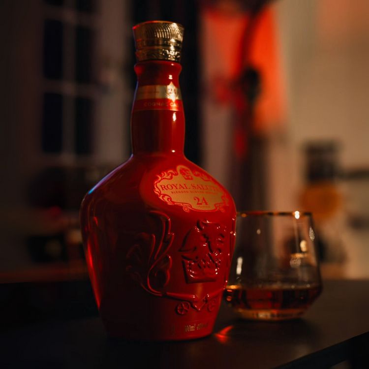 thưởng thức royal salute 24