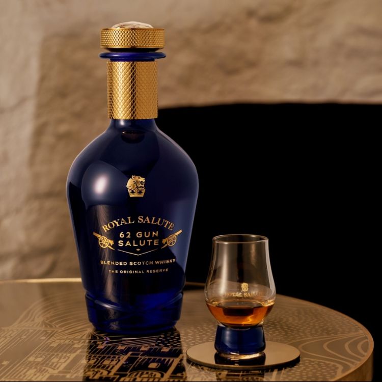 thưởng thức royal salute 62 gun reserve