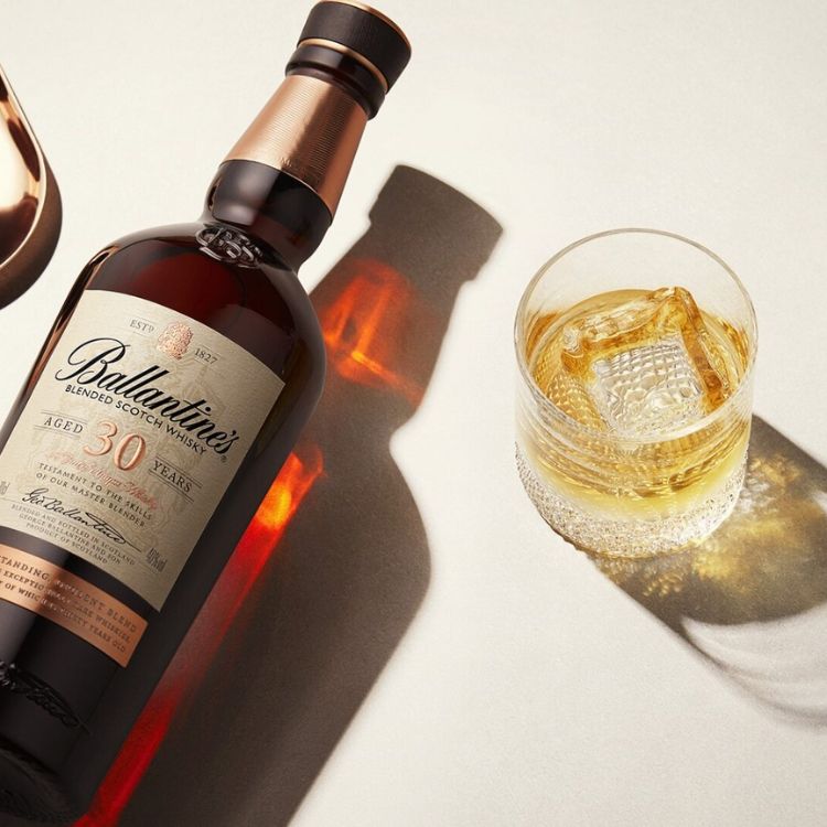 thưởng thức rượu ballantines 30