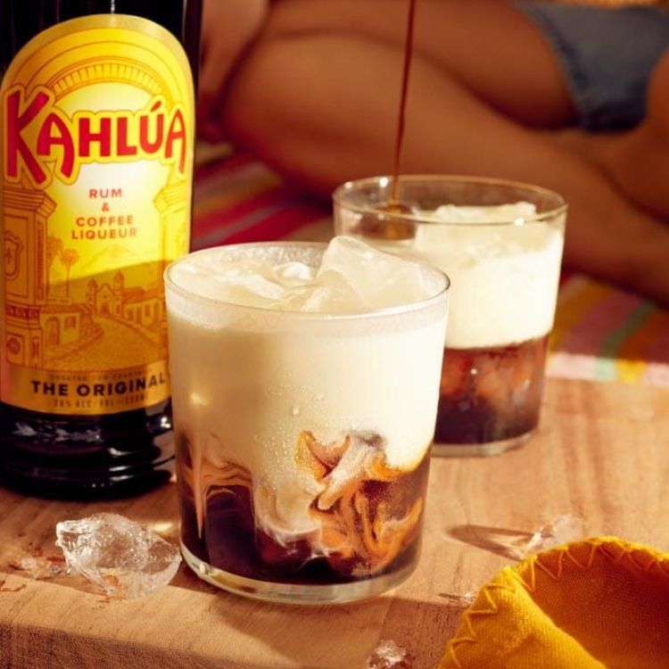 thưởng thức kahlua với kem