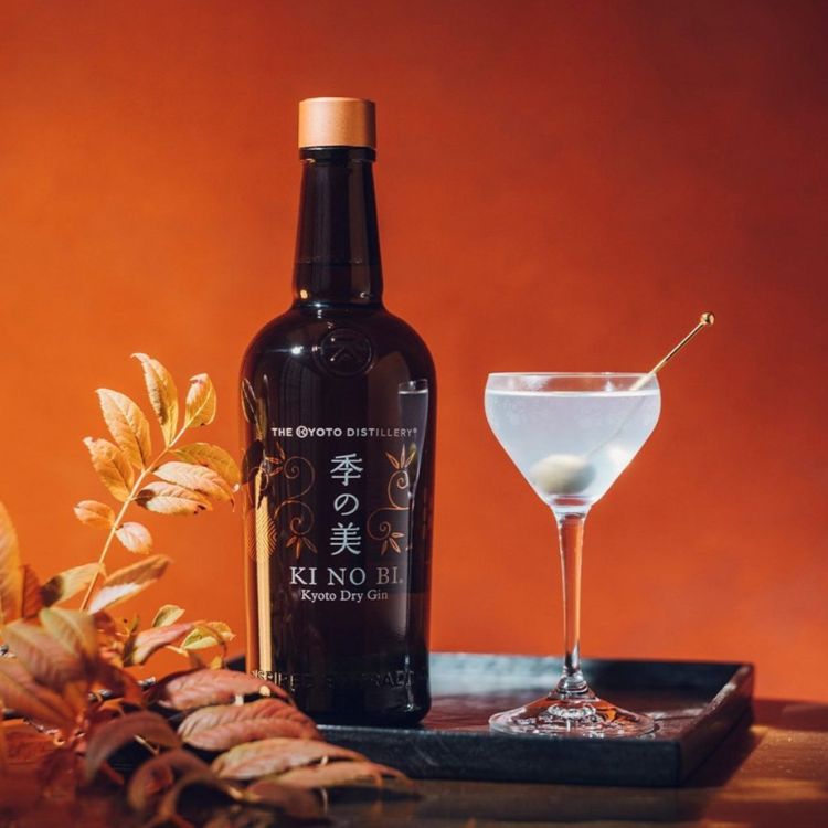 thưởng thức rượu kinobi