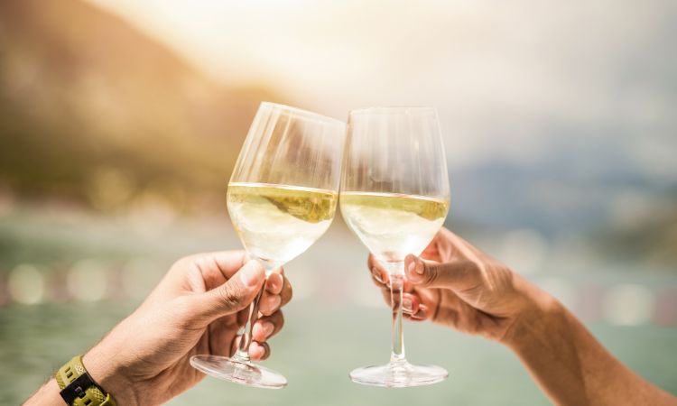 thưởng thức rượu vang