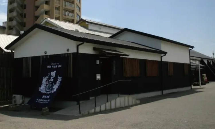 xưởng làm rượu sake akashi