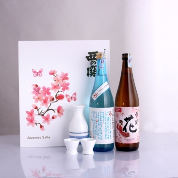 Hộp quà rượu sake Nishino Seki Hiya + Hana họa tiết Hoa Anh Đào 720ml